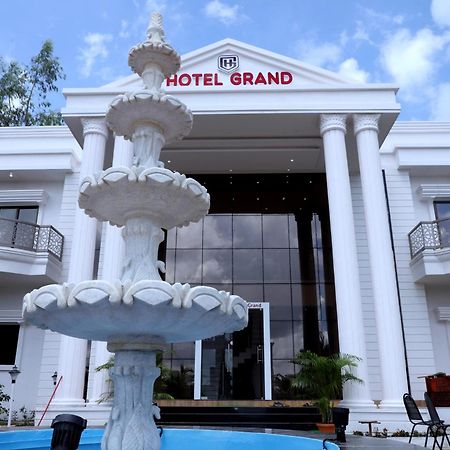 Hotel Grand Khuldabad Eksteriør billede