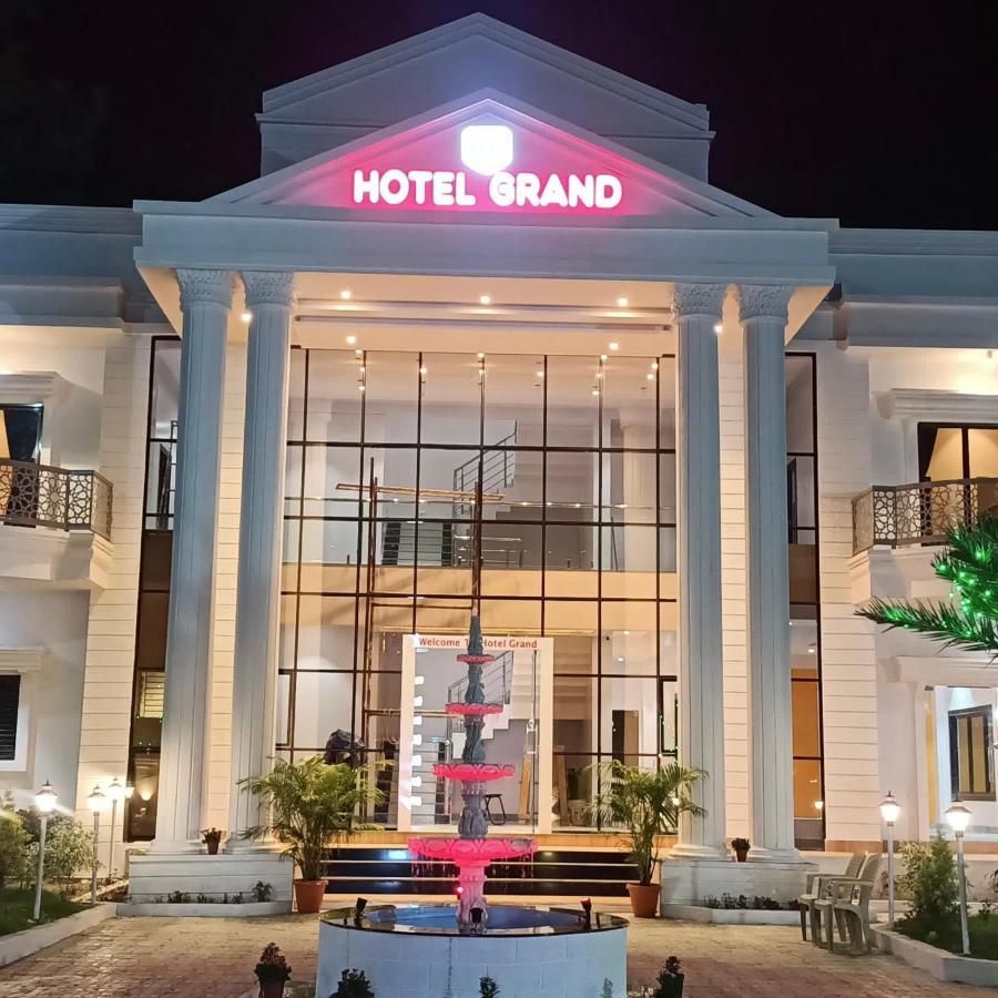 Hotel Grand Khuldabad Eksteriør billede