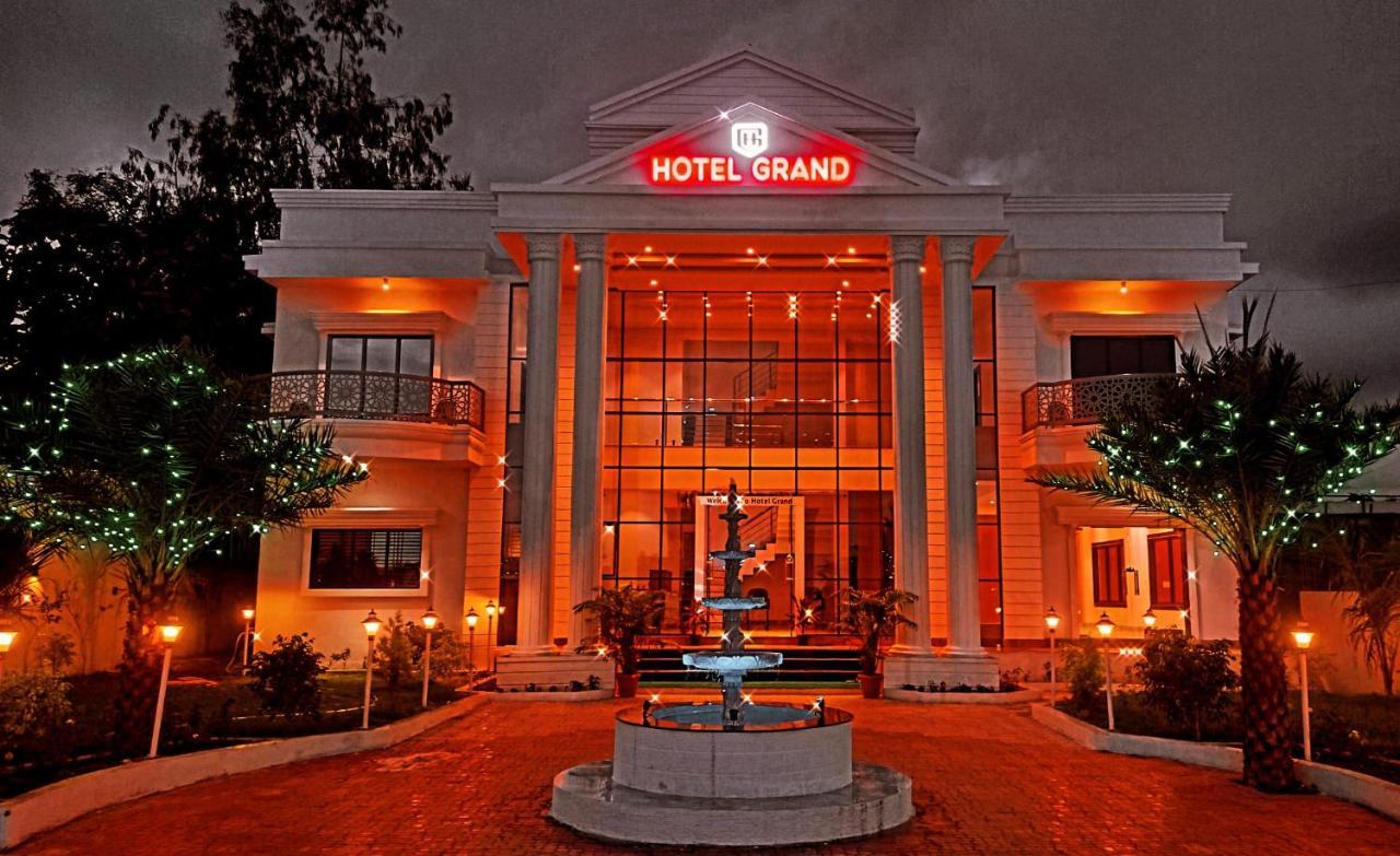 Hotel Grand Khuldabad Eksteriør billede