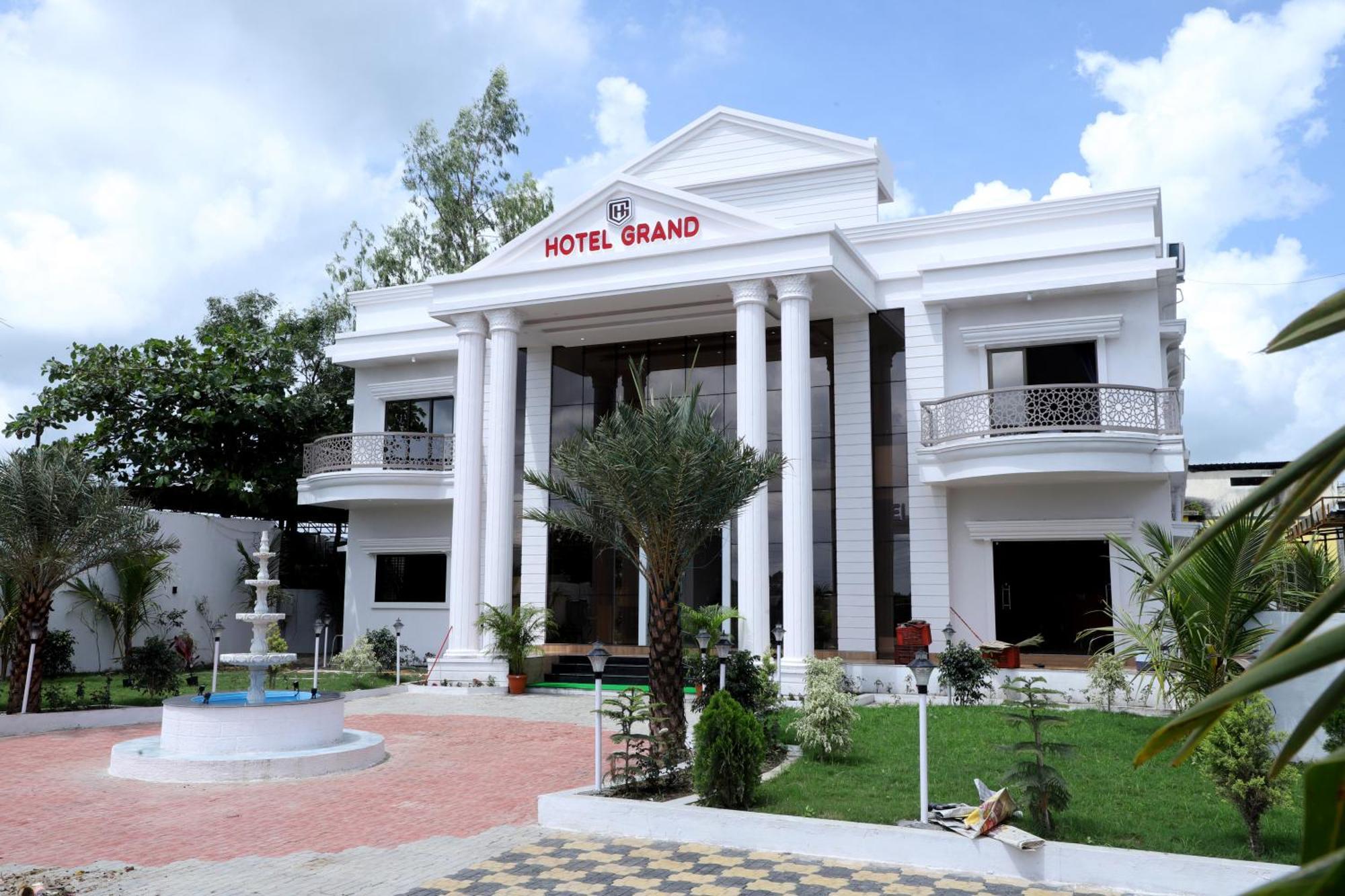 Hotel Grand Khuldabad Eksteriør billede