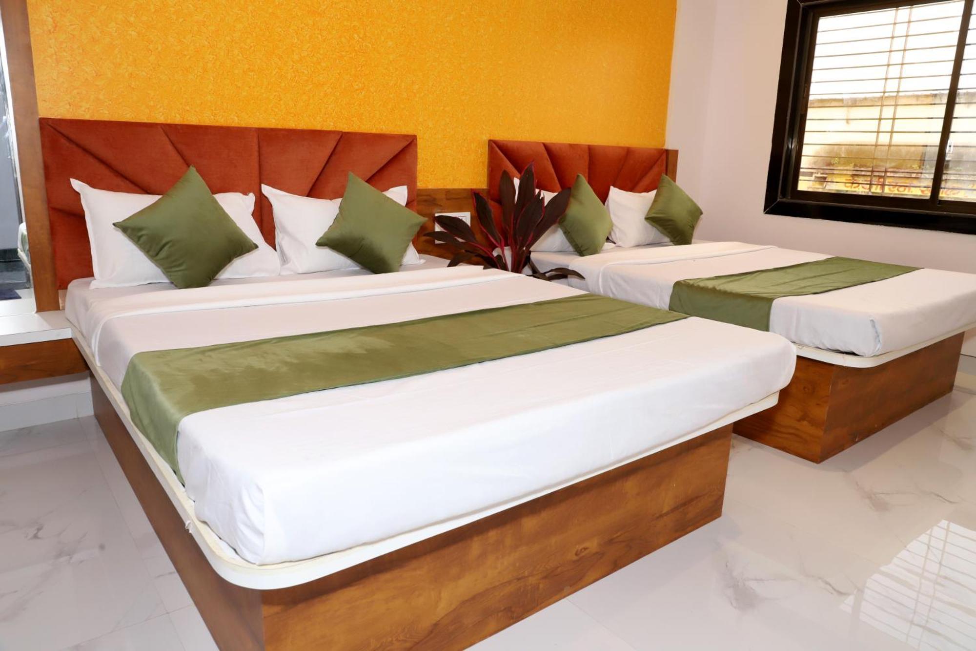 Hotel Grand Khuldabad Eksteriør billede
